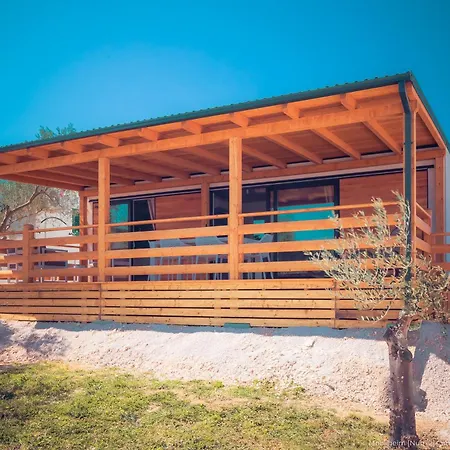 Mobilheim Maja בית נופש *