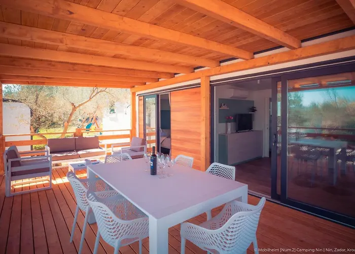 Mobilheim Maja בית נופש נין