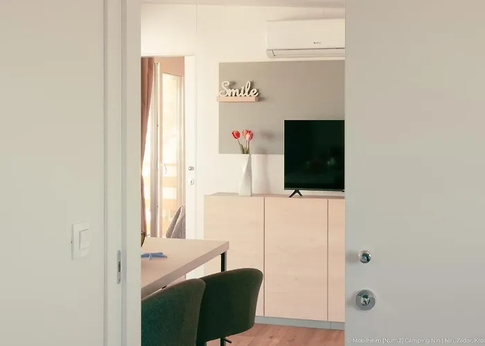 Mobilheim Maja בית נופש נין